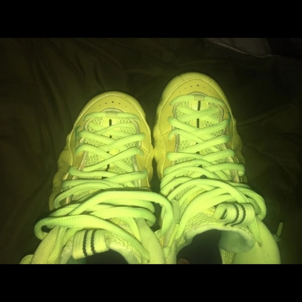 Nike - Picture 2 of 4